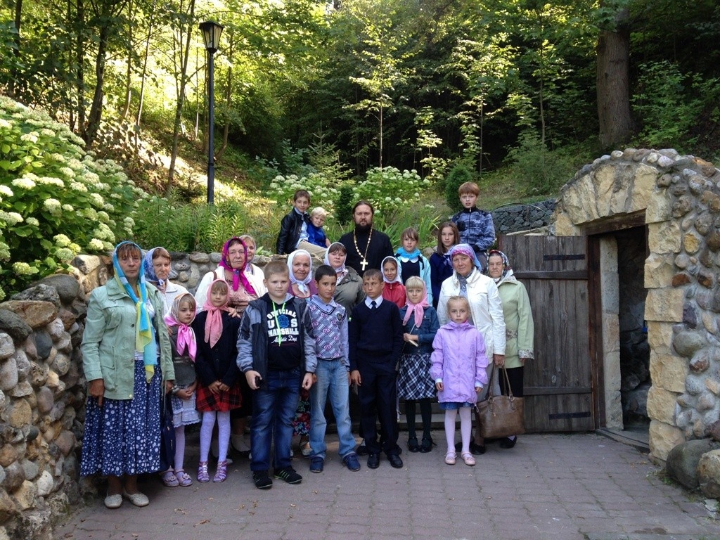 Паломническая поездка детей из воскресной школы храма Архангела Михаила села Новополянье