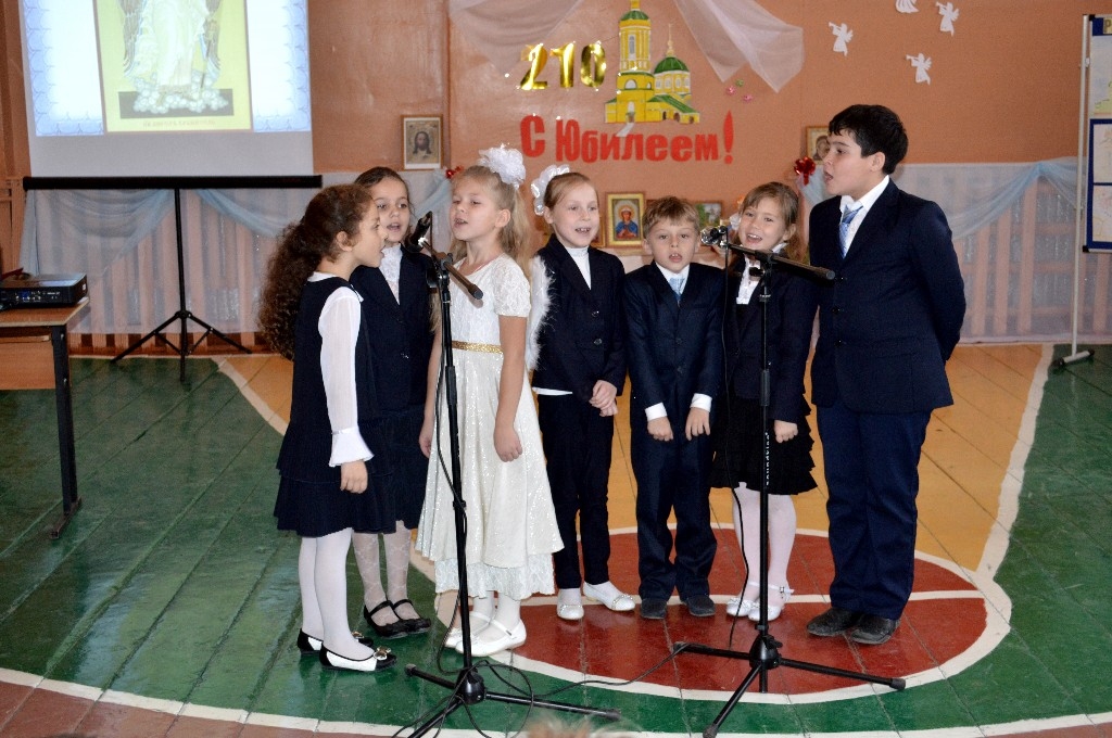 Праздничные мероприятия, посвящённые юбилейной дате своего храма в школе №2 с. Кривополянье