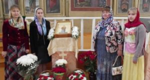 Прихожане Казанского собора Лебедяни подарили икону храму Архангела Михаила
