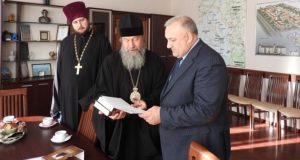 Встреча епископа Максима с главой Чаплыгинского района