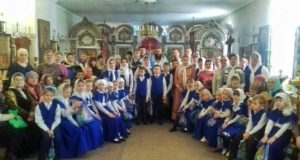 Воспитанники воскресной школы села Лавы поздравили прихожан с Рождеством Христовым