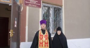 На праздник Пасхи Лебедянскую Центральную районную больницу посетил священник