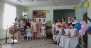 Воспитанники воскресной школы поздравили медработников с профессиональным праздником