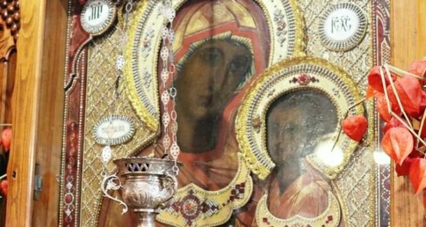 Священнослужители Чаплыгинского благочиния совершили объезд города с Тихвинской иконой Божией Матери
