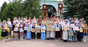 Крестный ход воскресных школ Чаплыгинского благочиния в день памяти святых равноапостольных Кирилла и Мефодия