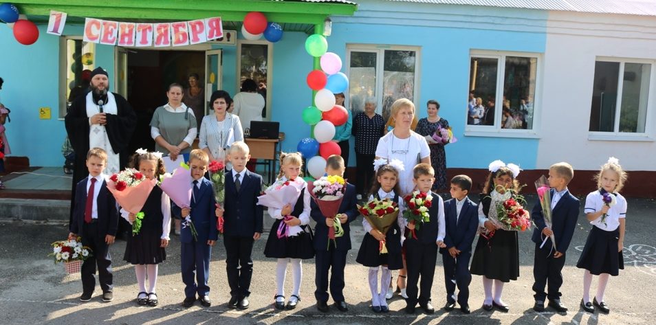 В школах Чаплыгинского района провели торжественные линейки