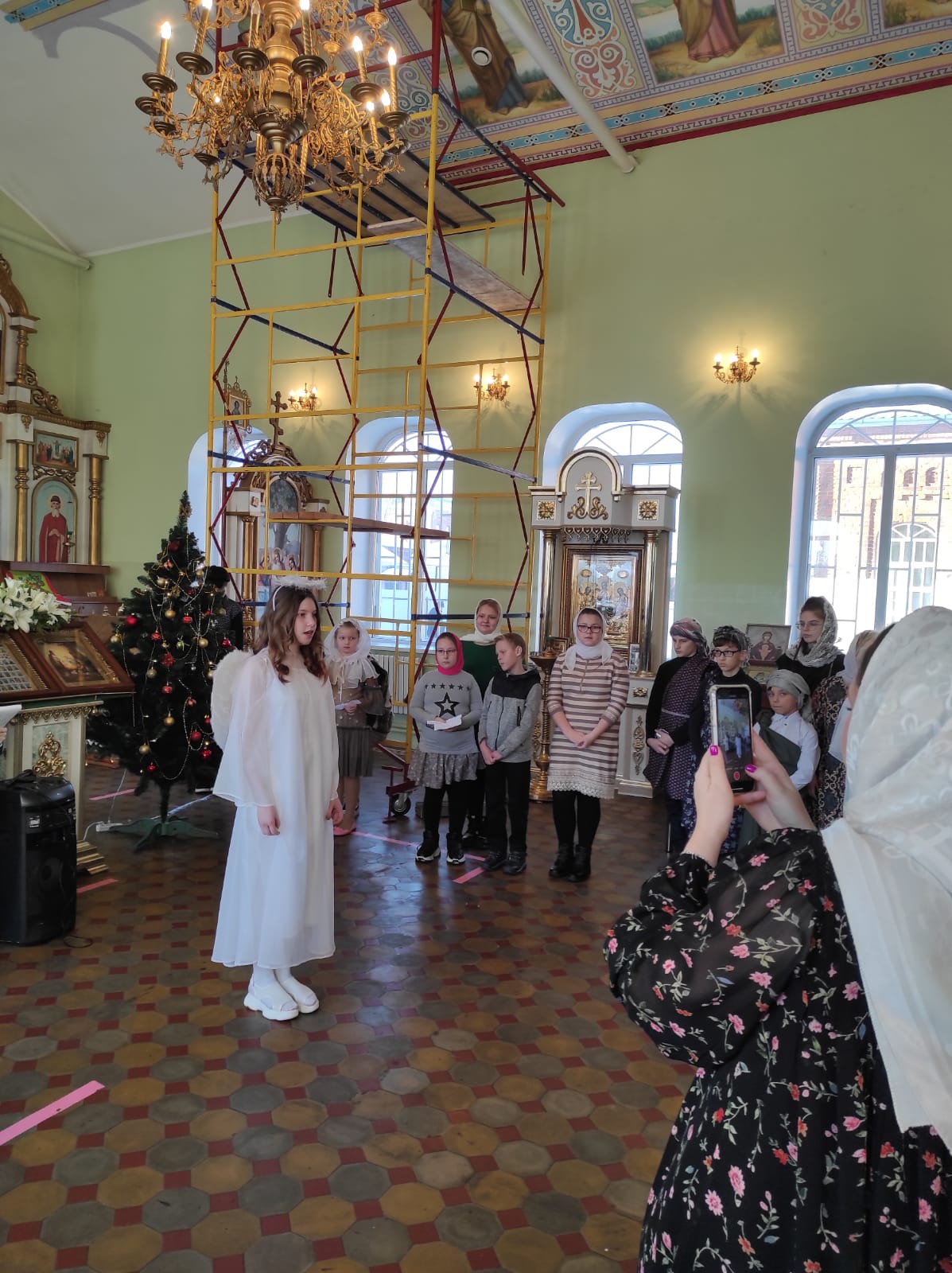 В Троицком храме п. Лев Толстой состоялся Рождественский утренник