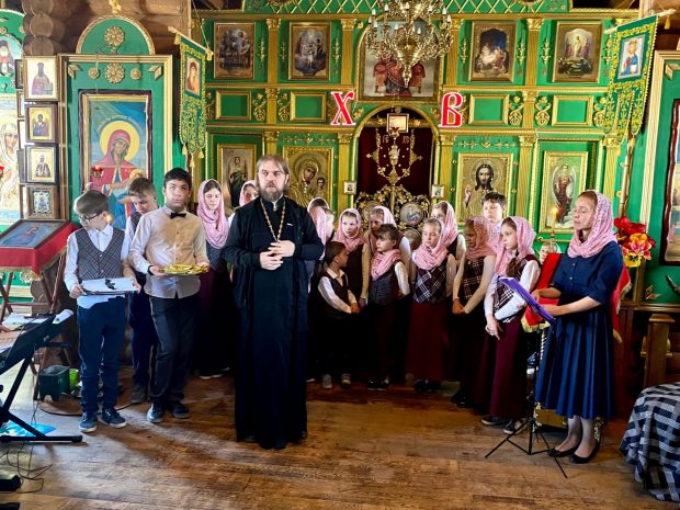В Троицком храме г. Ельца прошёл пасхальный концерт для прихожан