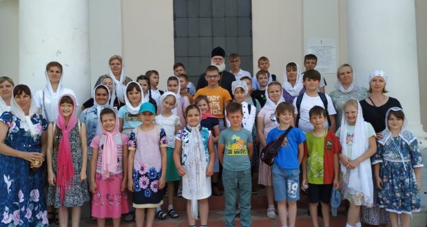 Паломническая поездка воспитанников летнего оздоровительного лагеря «Лествица» в Троекуровский монастырь