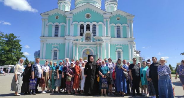 Паломническая группа посетила Серафимо-Дивеевский монастырь