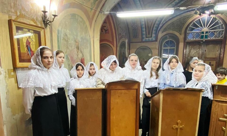 Соборная служба в исполнении хоров воскресных школ Чаплыгинского благочиния