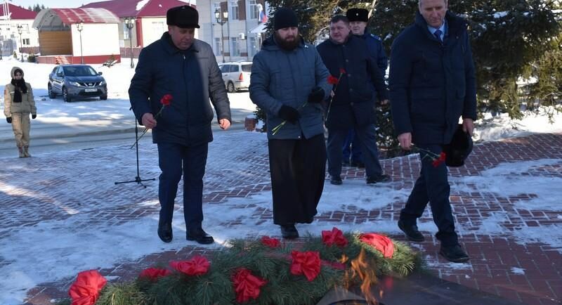 В с. Долгоруково прошёл митинг, посвящённый Дню защитника Отечества