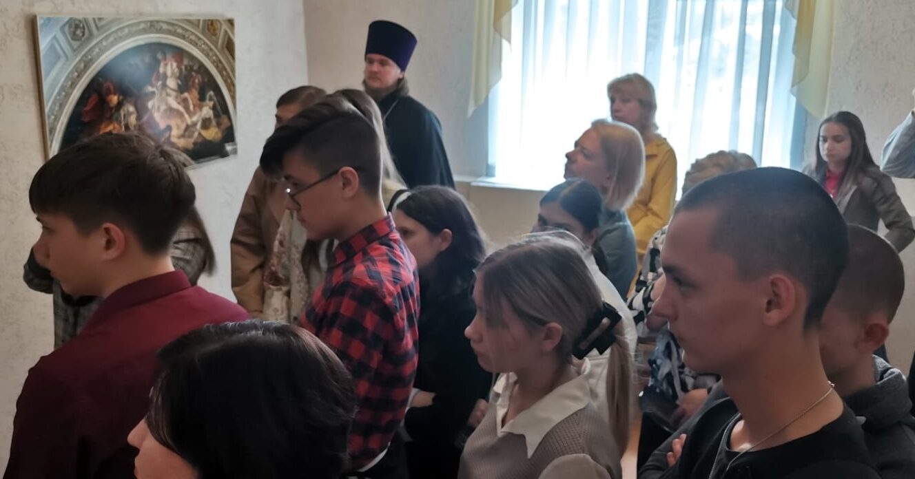 В картинной галерее им. Н.А. Сысоева п. Лев Толстой состоялось открытие фотовыставки в рамках празднования 800-летия со дня рождения св. Александра Невского