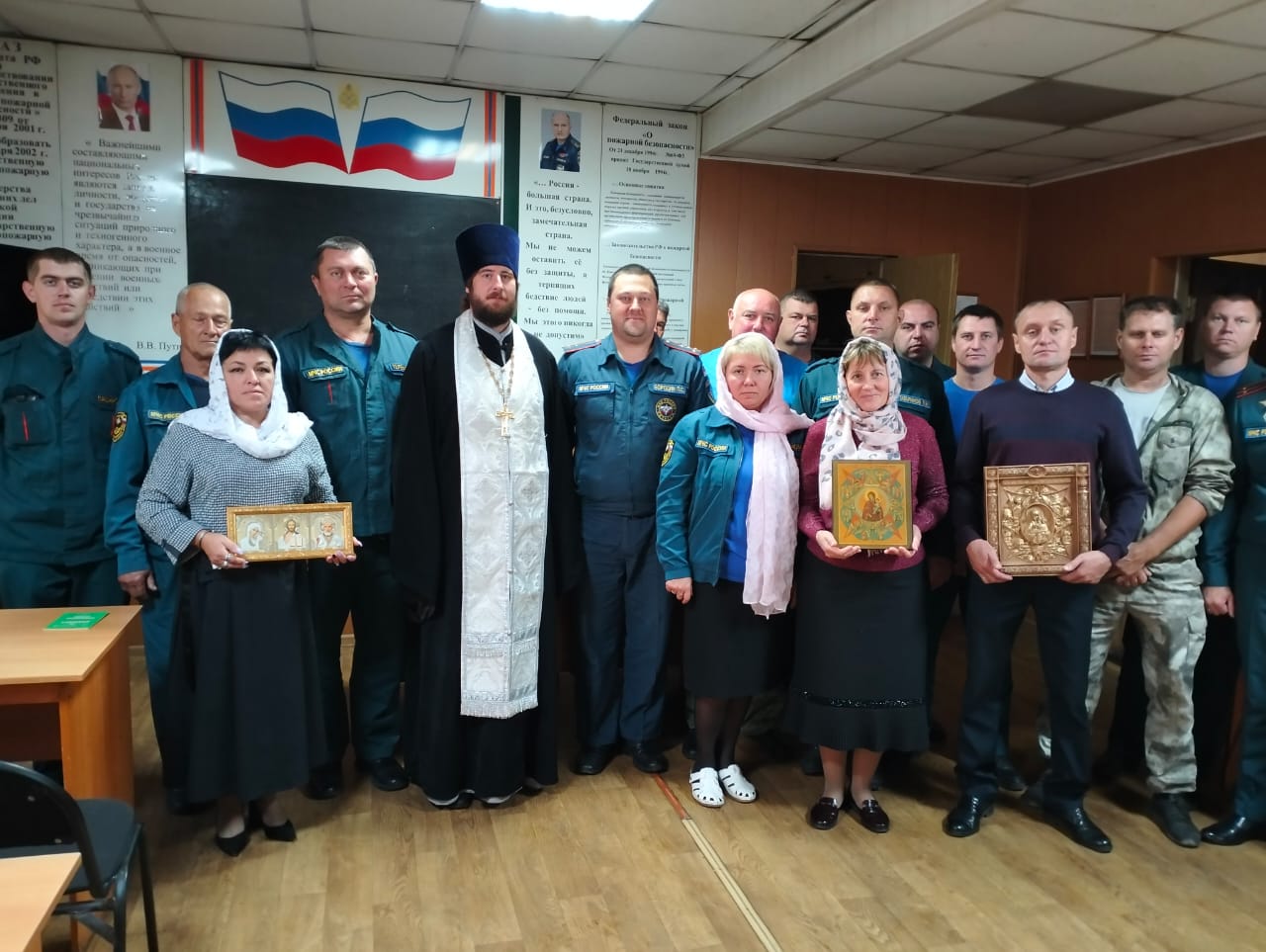В подразделении МЧС по Чаплыгинскому району прошла встреча сотрудников ведомства со священнослужителем