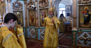 Епископ Максим совершил Литургию в Покровском храме села Паниковец