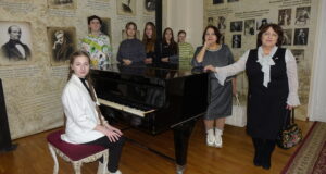 Воспитанники воскресной школы Вознесенского собора посетили театр «Бенефис»