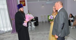 Клирики Лебедянского благочиния поздравили семьи района с золотой свадьбой