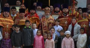 В понедельник Светлой Седмицы епископ Максим совершил Литургию в Георгиевском храме
